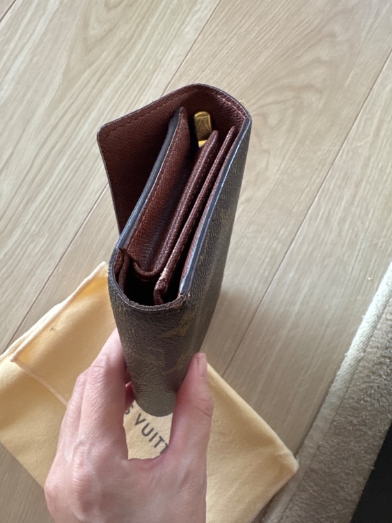 モノグラム財布（ブランド財布・小物）の商品画像 - 査定依頼日：2025年10月6日 - 最高査定価格：15,000円