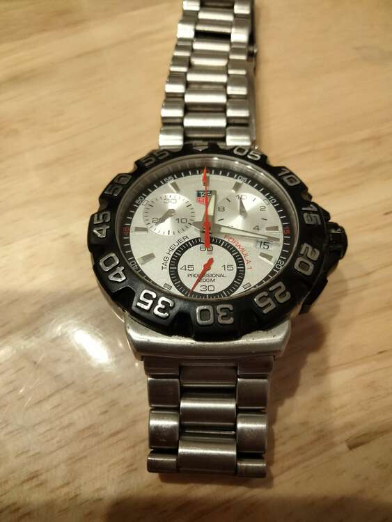 タグホイヤー フォーミュラ wah111（高級時計）の商品画像 - 査定依頼日：2025年4月15日 - 最高査定価格：85,000円