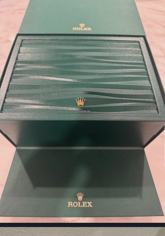 デイデイト40 フルーテッド プラチナ ブルーオンブレ（高級時計）の商品画像 - 査定依頼日：2026年4月22日 - 最高査定価格：12,700,000円