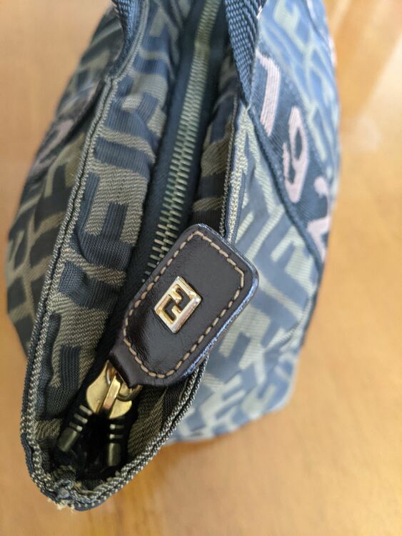 フェンディ  （ブランドバッグ）の商品画像 - 査定依頼日：2025年9月8日 - 最高査定価格：40,000円