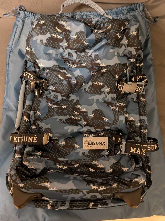 キャリーケース イーストパック（古着・ファッション）の商品画像 - 査定依頼日：2025年5月10日 - 最高査定価格：1,000円