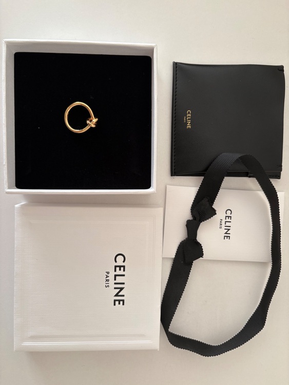 セリーヌ  （ブランドバッグ）の商品画像 - 査定依頼日：2025年7月27日 - 最高査定価格：8,000円