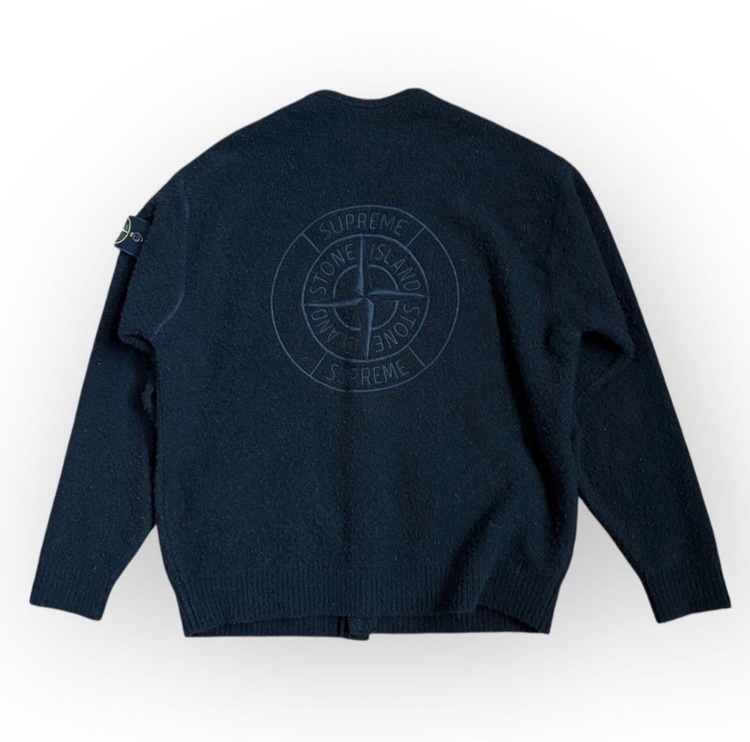 Supreme / Stone Island Boucle Cardigan （古着・ファッション）の商品画像 - 査定依頼日：2026年2月6日 - 最高査定価格：30,000円