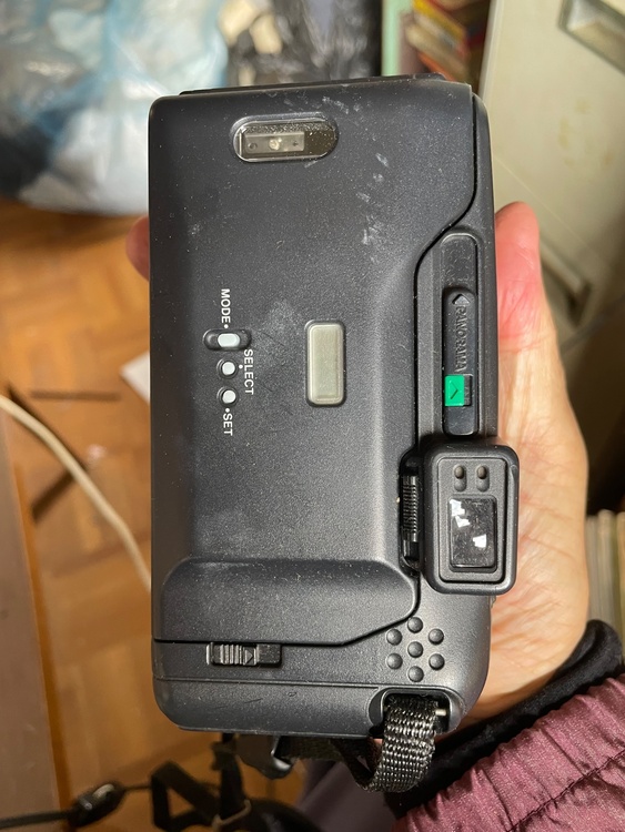 IZM220（カメラ）の商品画像 - 査定依頼日：2025年12月22日 - 最高査定価格：100円