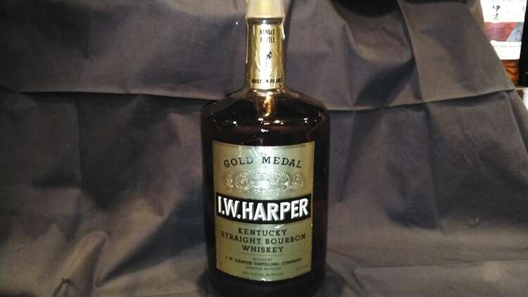 ＩＷハーパー　ジャグボトル１７５０ｍｌ（お酒）の商品画像 - 査定依頼日：2025年2月18日 - 最高査定価格：6,000円