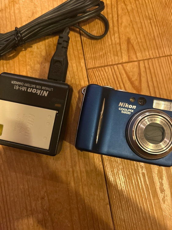 Nikon coolpix5200（カメラ）の商品画像 - 査定依頼日：2026年3月2日 - 最高査定価格：3,000円