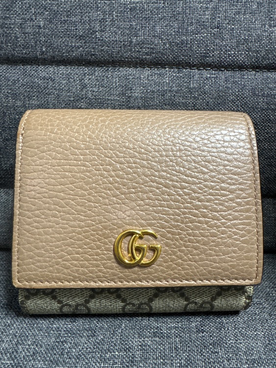 ダブルGバイカラーミディアムウォレット（ブランド財布・小物）の商品画像 - 査定依頼日：2025年10月14日 - 最高査定価格：15,000円