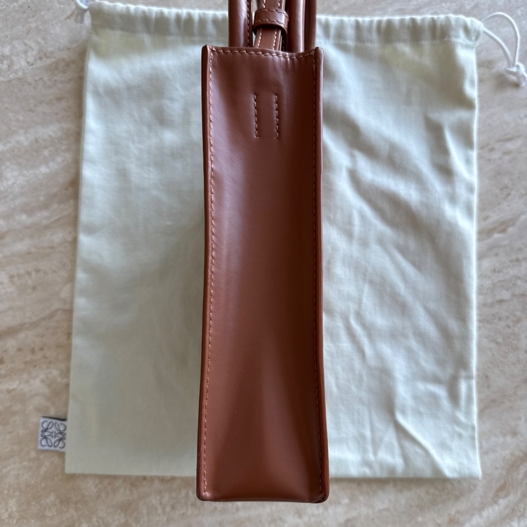 LOEWE ロエベ スタンダード A5 トート（ブランドバッグ）の商品画像 - 査定依頼日：2026年10月2日 - 最高査定価格：80,000円