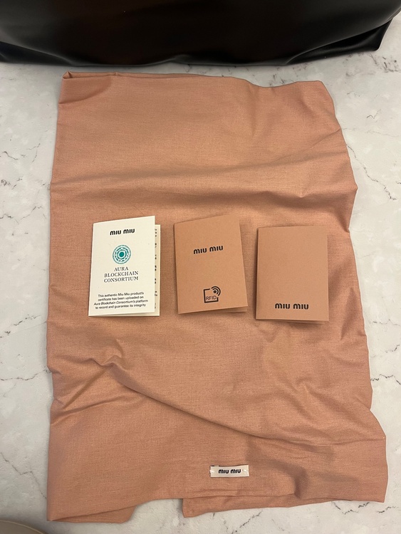 商品品番：5BC119_2CRW_F0002_V-OLN（古着・ファッション）の商品画像 - 査定依頼日：2025年12月8日 - 最高査定価格：100,000円