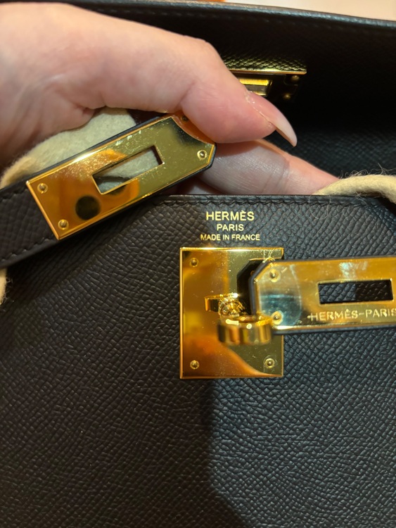 ケリー28（ブランドバッグ）の商品画像 - 査定依頼日：2025年6月6日 - 最高査定価格：2,950,000円