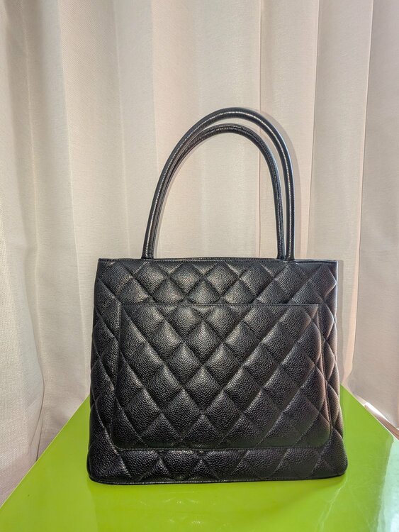 キャビアスキントートバッグ（ブランドバッグ）の商品画像 - 査定依頼日：2026年1月9日 - 最高査定価格：240,000円