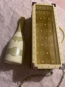 エンジェルドゥミセックロゼイエロー（お酒）の商品画像 - 査定依頼日：2023年3月27日 - 最高査定価格：40,000円