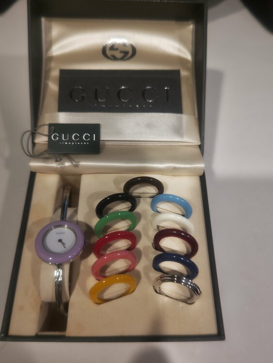 GUCCI グッチ チェンジベゼル クォーツ バングルウォッチ（高級時計）の商品画像 - 査定依頼日：2026年9月5日 - 最高査定価格：70,000円
