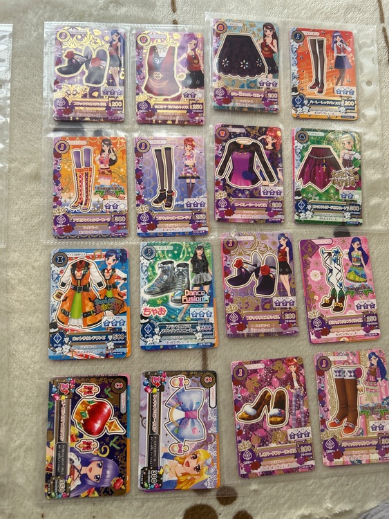 旧アイカツカード（トレカ）の商品画像 - 査定依頼日：2025年6月14日 - 最高査定価格：500円