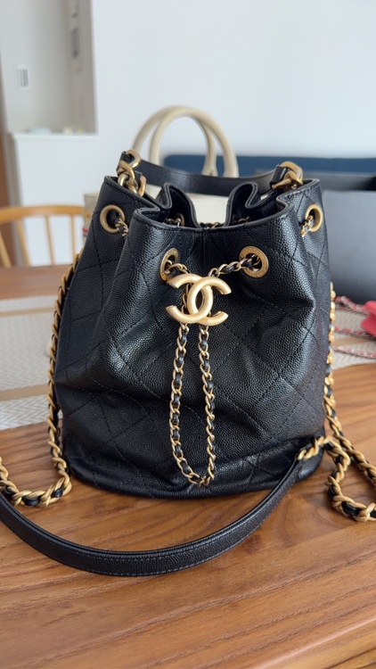 ドローストリングバッグ（ブランドバッグ）の商品画像 - 査定依頼日：2026年4月28日 - 最高査定価格：280,000円