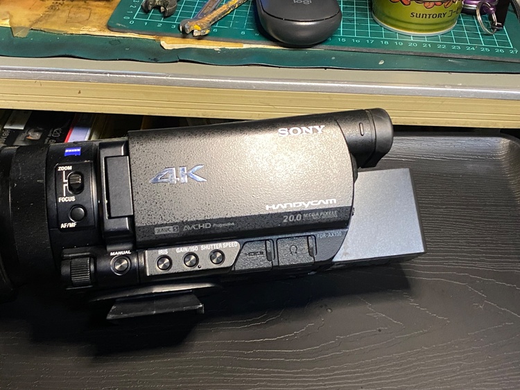 FDR-AX100（カメラ）の商品画像 - 査定依頼日：2026年3月8日 - 最高査定価格：70,000円