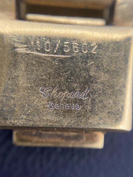 ショパール ハッピーダイヤモンド 10/560（高級時計）の商品画像 - 査定依頼日：2026年2月26日 - 最高査定価格：2,000,000円