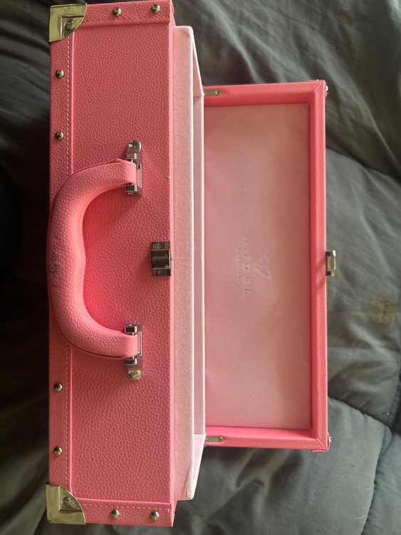 アルマンドエンジェル化粧箱（お酒）の商品画像 - 査定依頼日：2025年9月28日 - 最高査定価格：100,000円