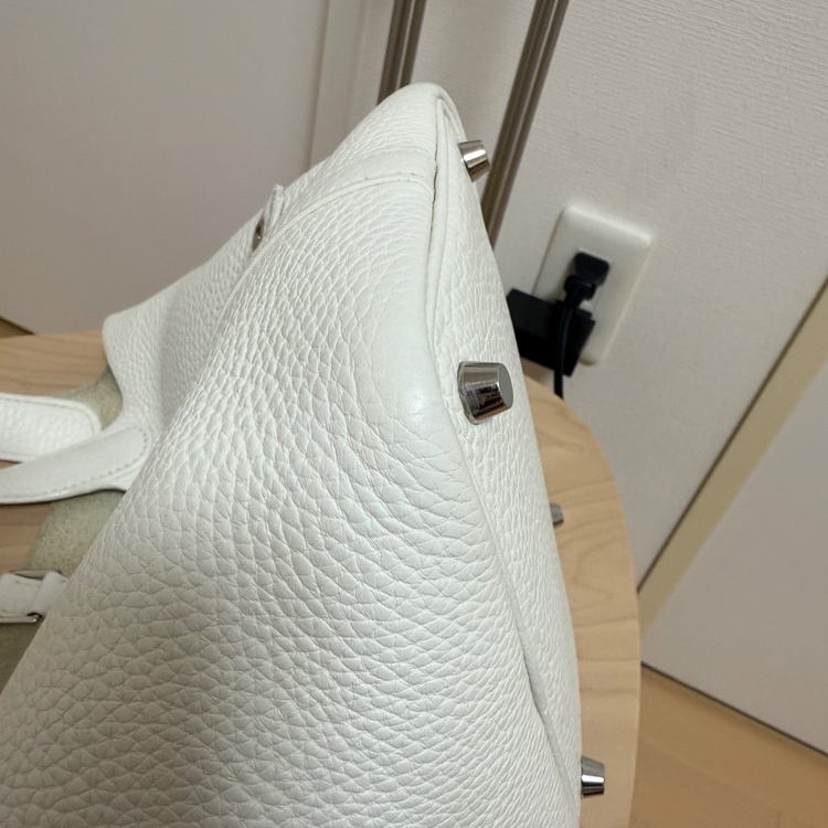 ピコタンロックpm ホワイト（ブランドバッグ）の商品画像 - 査定依頼日：2025年12月7日 - 最高査定価格：350,000円