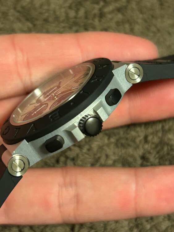 ブルガリアルミニウムクロノグラフBB40ATCH（高級時計）の商品画像 - 査定依頼日：2025年5月31日 - 最高査定価格：30,000円