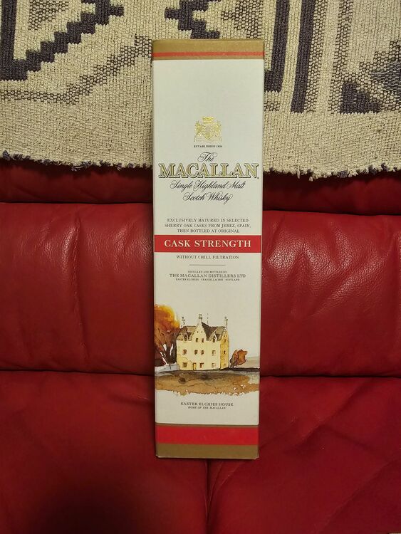 ザ マッカラン カスクストレングス レッドラベル 旧ボトル 750ml 57.8（お酒）の商品画像 - 査定依頼日：2025年8月4日 - 最高査定価格：300,000円