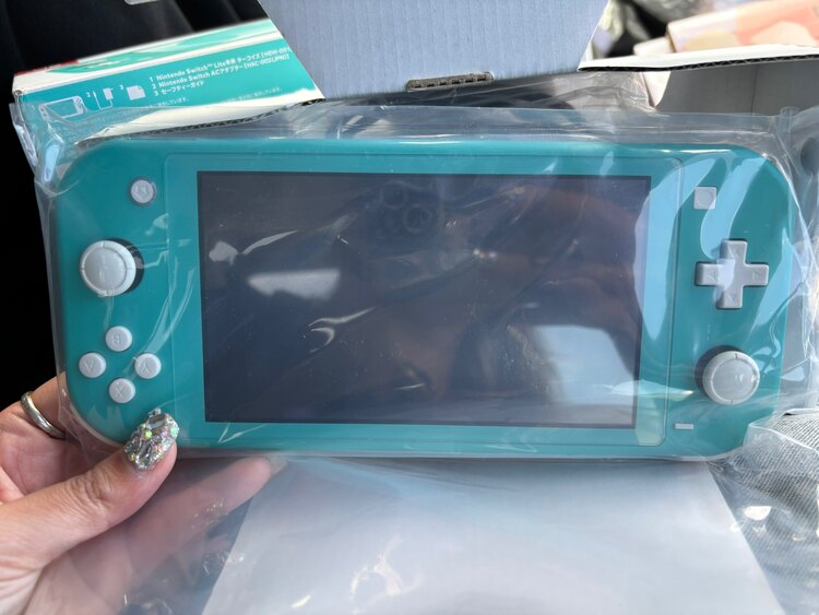 Switch Lite（ゲーム機本体・ゲームソフト）の商品画像 - 査定依頼日：2025年5月16日 - 最高査定価格：6,500円