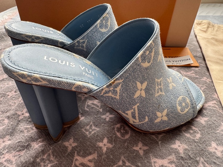 サンダル（古着・ファッション）の商品画像 - 査定依頼日：2025年9月27日 - 最高査定価格：20,000円