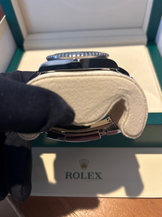 ロレックス GMTマスター 126720VTNr（高級時計）の商品画像 - 査定依頼日：2025年5月25日 - 最高査定価格：2,220,000円