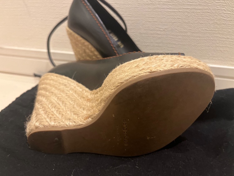 sergio rossiサンダル（古着・ファッション）の商品画像 - 査定依頼日：2025年6月26日 - 最高査定価格：2,000円