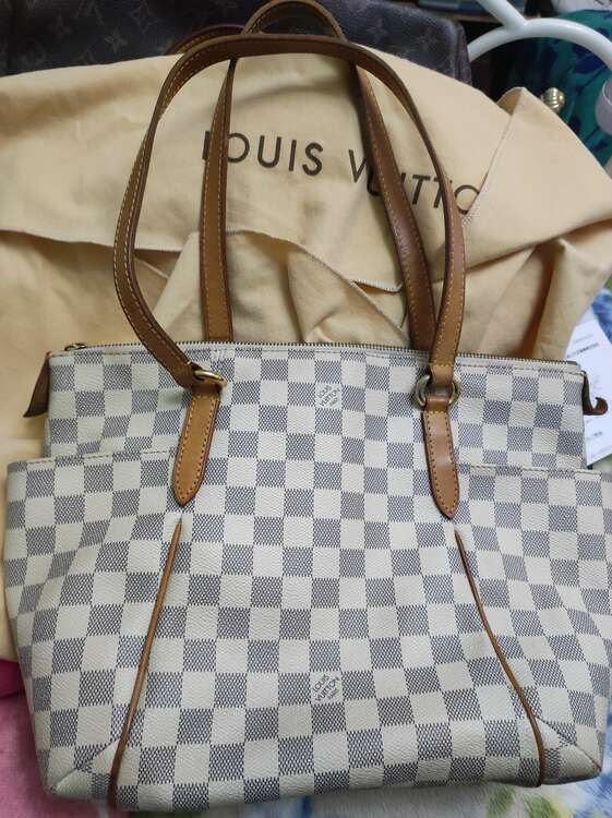 白黄ばみ（ブランドバッグ）の商品画像 - 査定依頼日：2024年12月29日 - 最高査定価格：65,000円