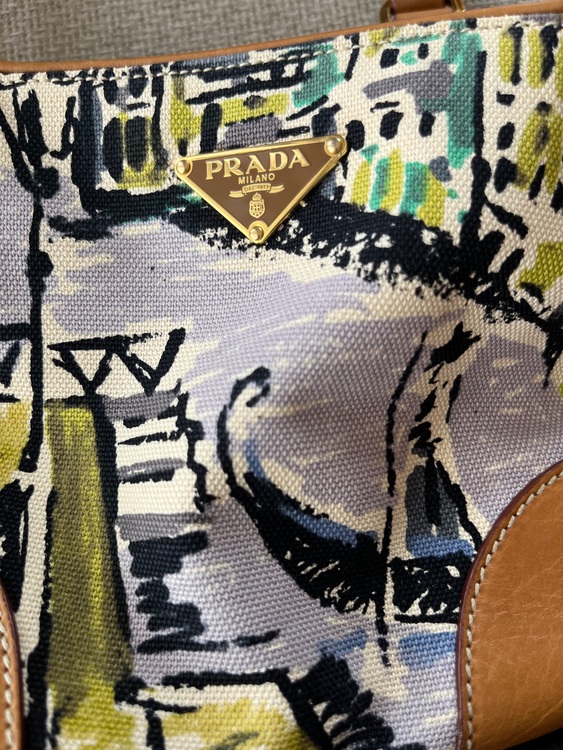 プラダ  （ブランドバッグ）の商品画像 - 査定依頼日：2025年9月30日 - 最高査定価格：28,000円