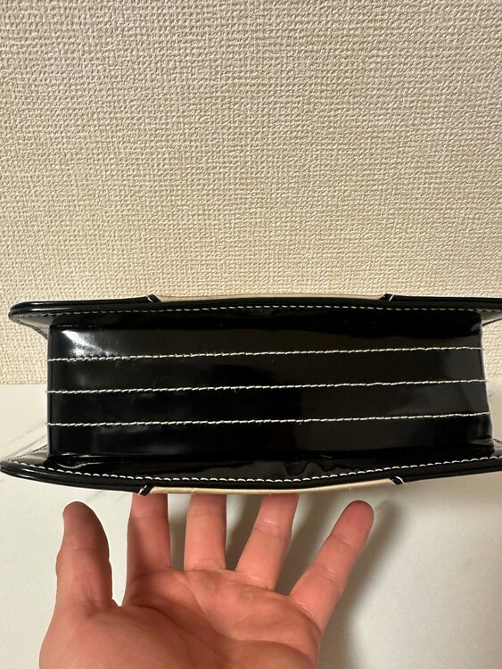 チョコバー（ブランドバッグ）の商品画像 - 査定依頼日：2025年3月31日 - 最高査定価格：70,000円