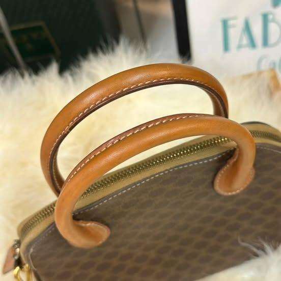 ボリードタイプミニショルダーバッグ（ブランドバッグ）の商品画像 - 査定依頼日：2025年3月31日 - 最高査定価格：50,000円