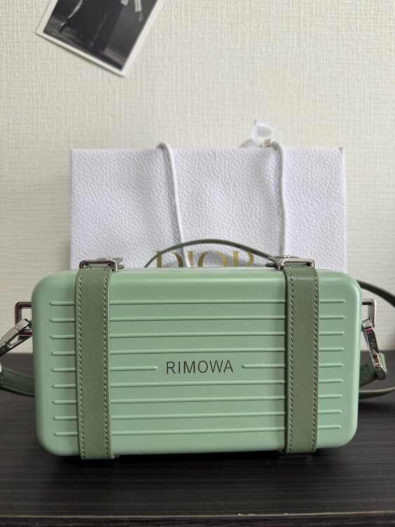 ディオール  （ブランドバッグ）の商品画像 - 査定依頼日：2025年4月8日 - 最高査定価格：125,000円