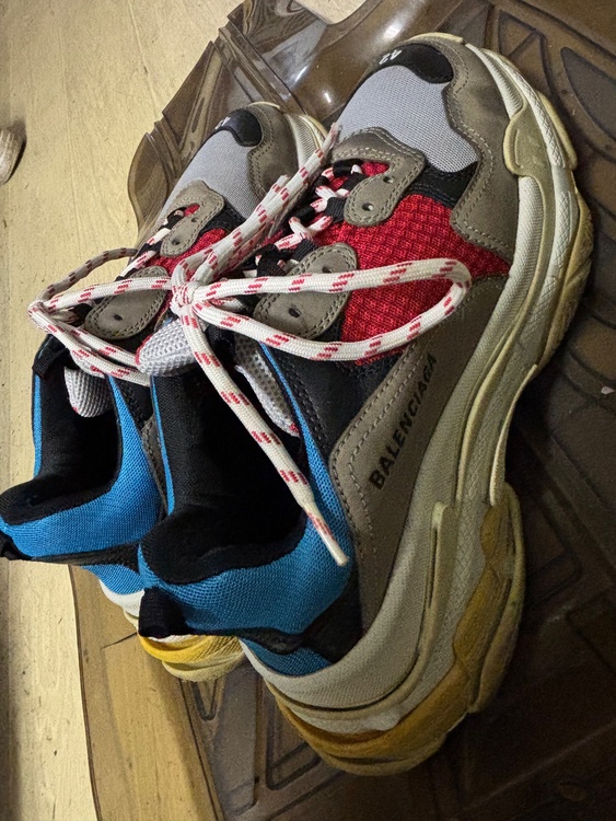 バレンシアガ  （ブランドバッグ）の商品画像 - 査定依頼日：2025年12月11日 - 最高査定価格：25,000円