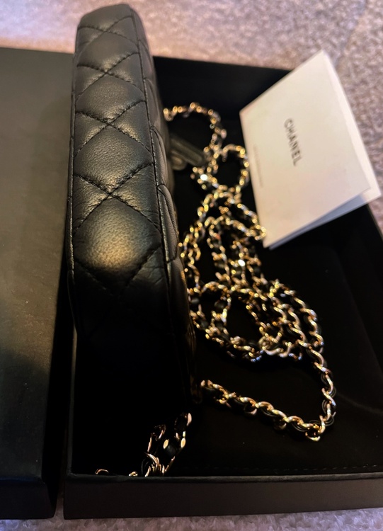 マトラッセチェーンウォレット（ブランドバッグ）の商品画像 - 査定依頼日：2026年4月9日 - 最高査定価格：290,000円