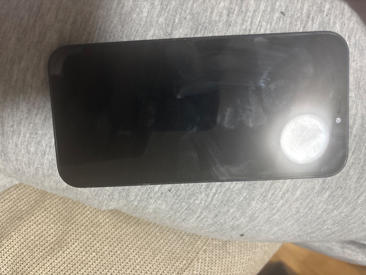 iPhone12（スマホ）の商品画像 - 査定依頼日：2026年3月9日 - 最高査定価格：13,000円