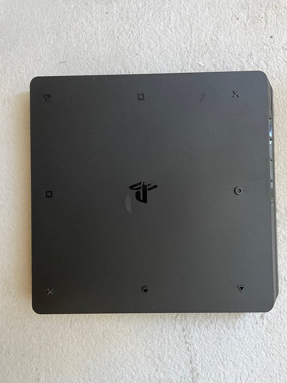 ps4（ゲーム機本体・ゲームソフト）の商品画像 - 査定依頼日：2023年11月13日 - 最高査定価格：10,000円