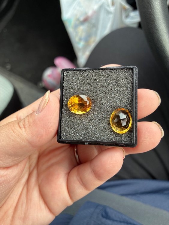 イエロートパーズ（金・貴金属）の商品画像 - 査定依頼日：2026年4月15日 - 最高査定価格：3,000円