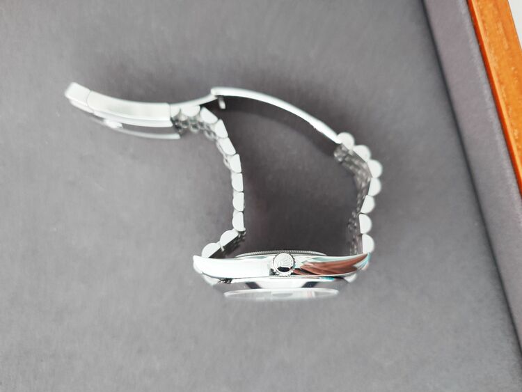 ロレックス デイトジャスト 126300（高級時計）の商品画像 - 査定依頼日：2025年7月28日 - 最高査定価格：1,500,000円