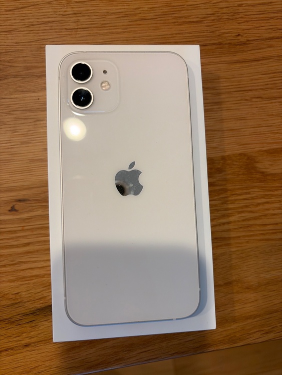 iPhone iPhone 12 256GB SIMフリー（スマホ）の商品画像 - 査定依頼日：2026年7月15日 - 最高査定価格：35,000円