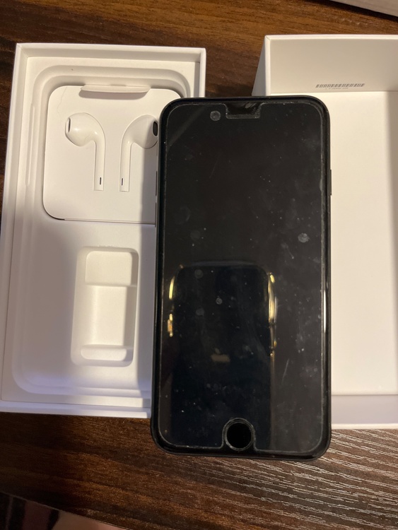 iPhone iPhone7 128GB Softbank（スマホ）の商品画像 - 査定依頼日：2026年6月11日 - 最高査定価格：100,000円