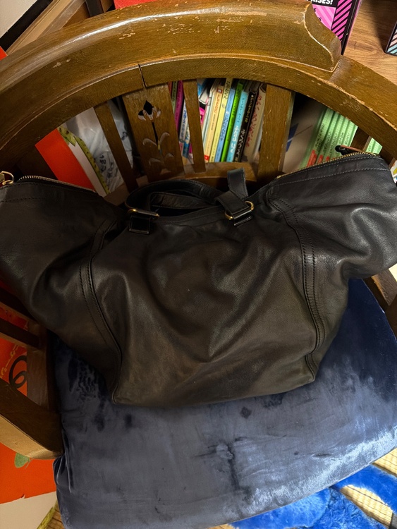 イブサンローラン  （ブランドバッグ）の商品画像 - 査定依頼日：2025年12月14日 - 最高査定価格：17,000円