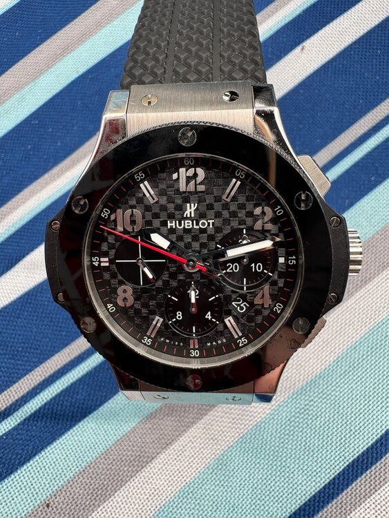 ウブロ ビックバン 301.sb.131.rx 44mm セラミック（高級時計）の商品画像 - 査定依頼日：2025年5月25日 - 最高査定価格：780,000円