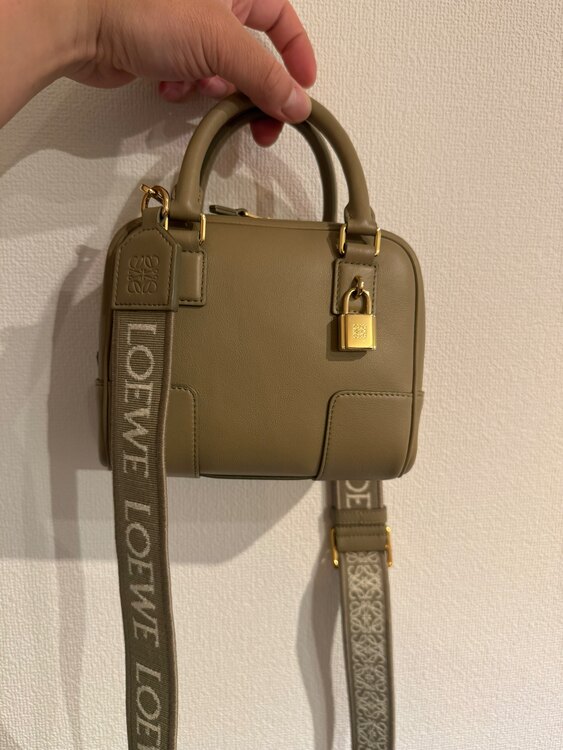 ロエベ　アマソナ16（ブランドバッグ）の商品画像 - 査定依頼日：2025年4月23日 - 最高査定価格：120,000円