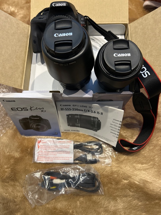 EOS kiss X7 ダブルズームキット（カメラ）の商品画像 - 査定依頼日：2026年1月13日 - 最高査定価格：30,000円