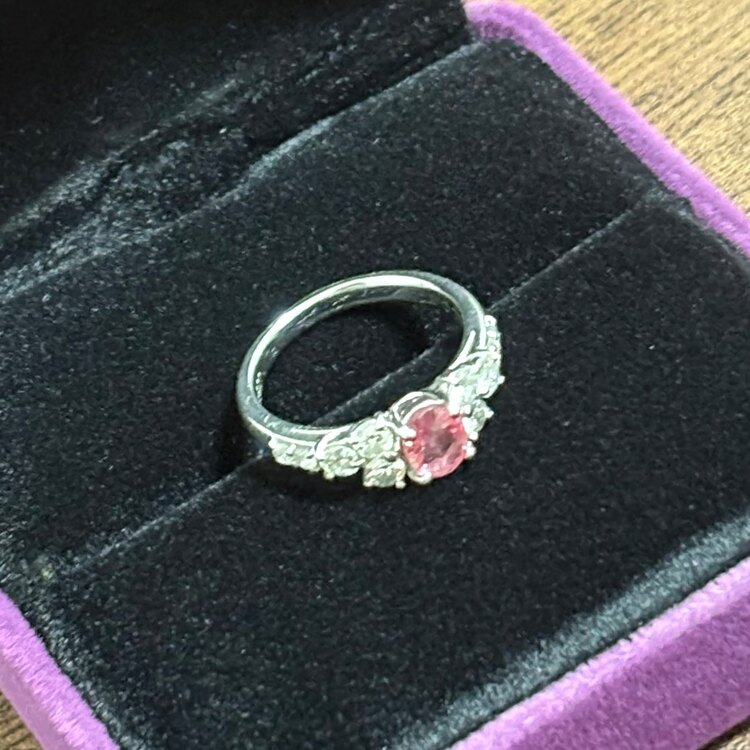  パパラチャサファイアリング(宝石鑑定書あり、脇石天然ダイアモンド)（宝石）の商品画像 - 査定依頼日：2025年5月20日 - 最高査定価格：70,000円