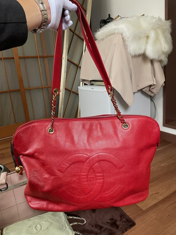 CHANEL赤チェーンバック（ブランドバッグ）の商品画像 - 査定依頼日：2026年5月30日 - 最高査定価格：150,000円