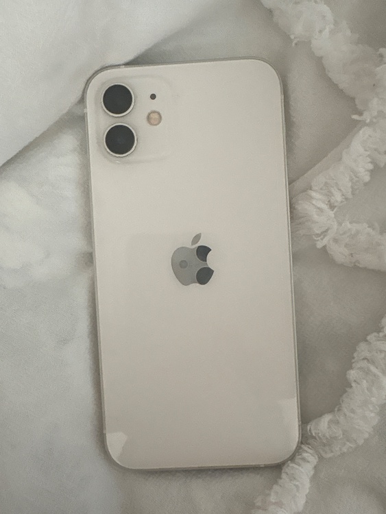 iPhone 12 128GB SIMフリー（スマホ）の商品画像 - 査定依頼日：2026年2月6日 - 最高査定価格：27,000円