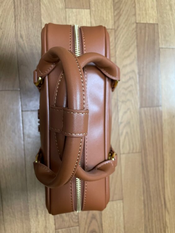 ミュウミュウ  （ブランドバッグ）の商品画像 - 査定依頼日：2025年3月2日 - 最高査定価格：250,000円